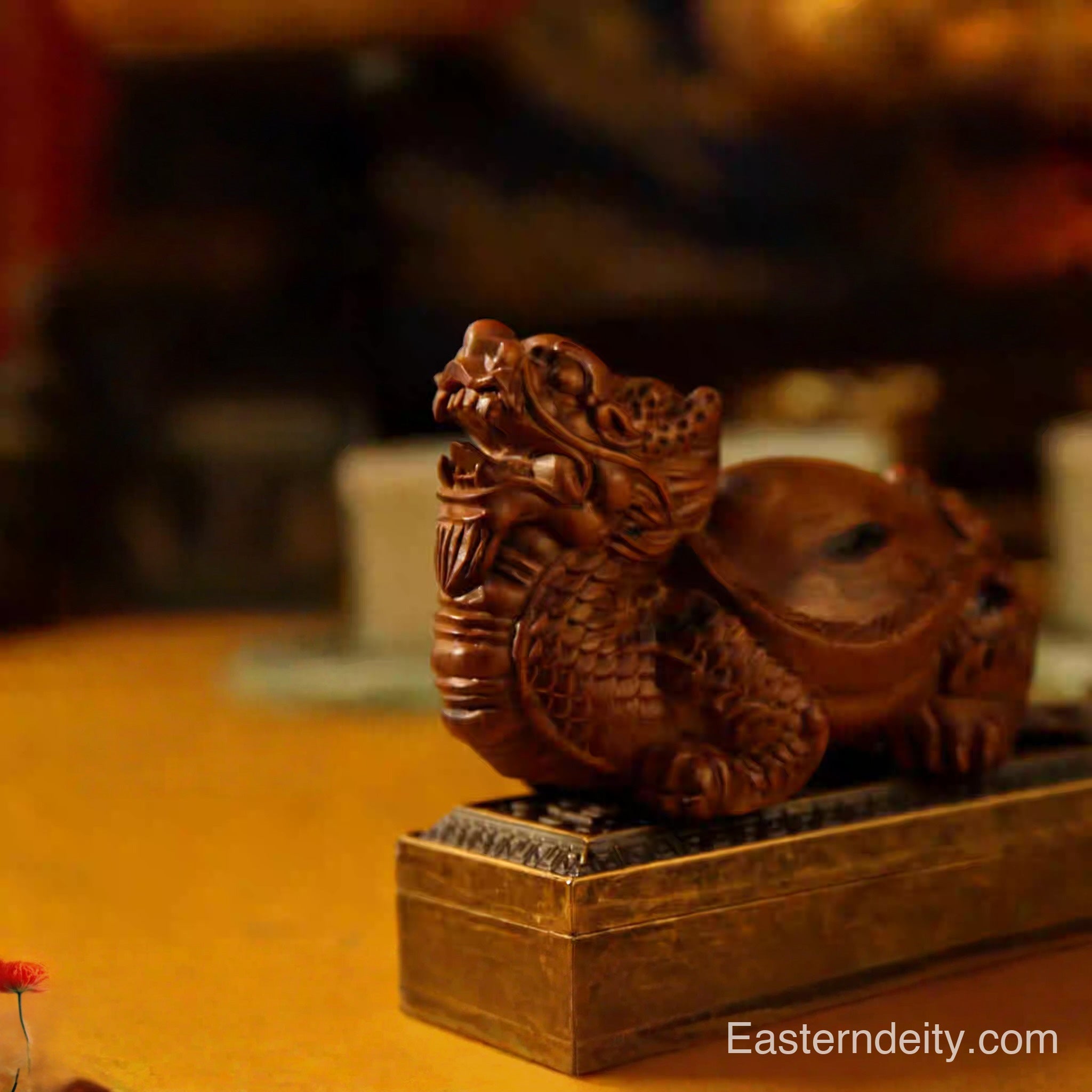 รูปปั้นเต่ามังกรตะวันออก – ทำจากไม้พุทราที่ถูกฟ้าผ่า